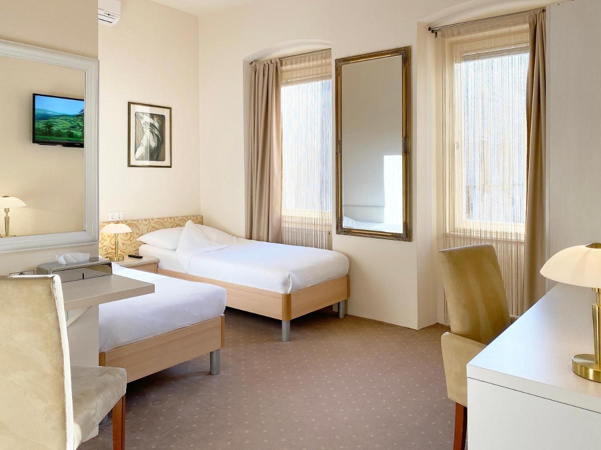 Shangri La Mansion Gasthof 3*