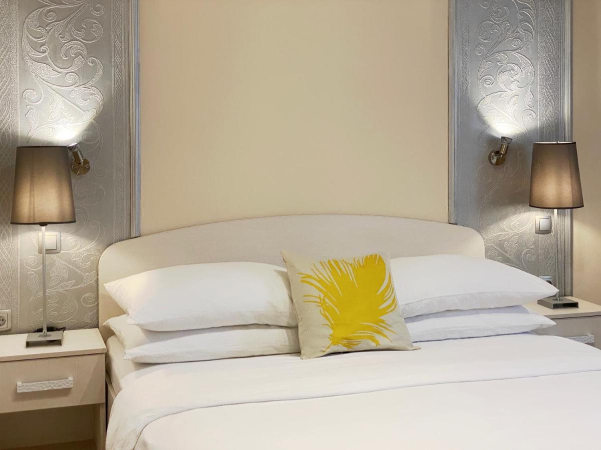 Shangri La Mansion 3*