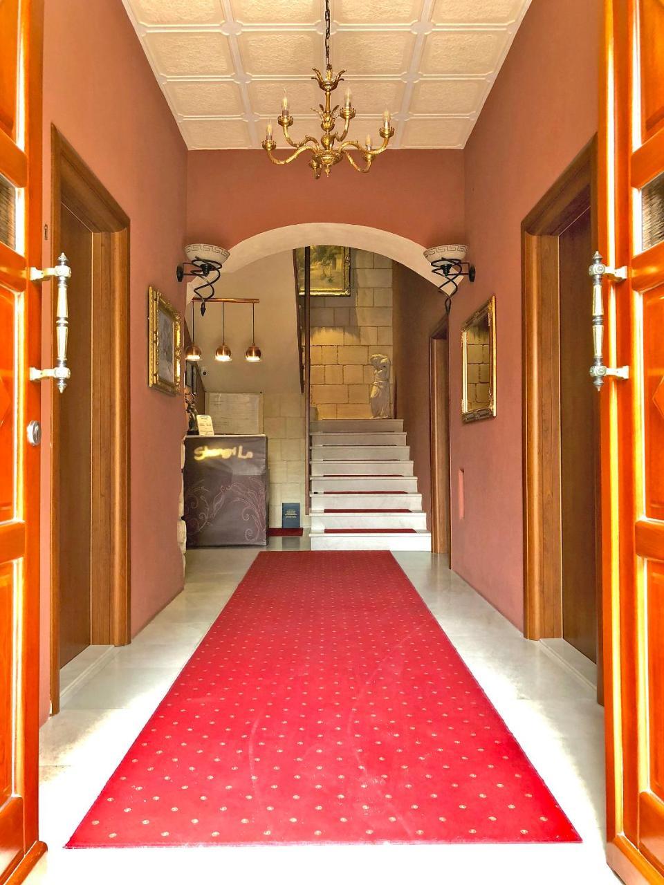 Shangri La Mansion
